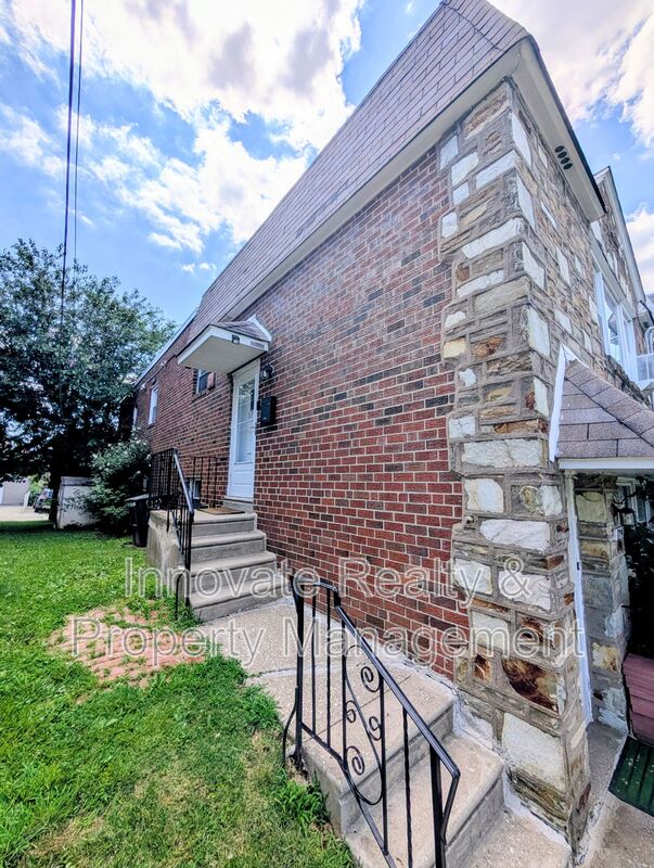 Philadelphia House: 1714 Loney St
