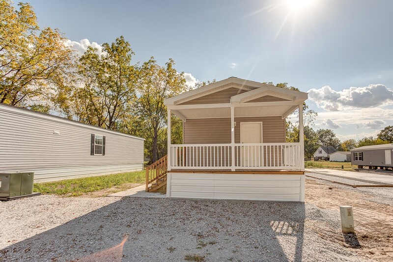 Livingston Condo: 766 Wall St. Lot 8