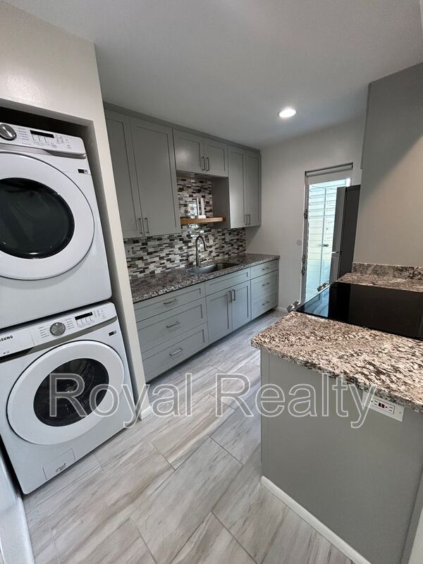 Mililani Condo: 94-521 Makohilani St.