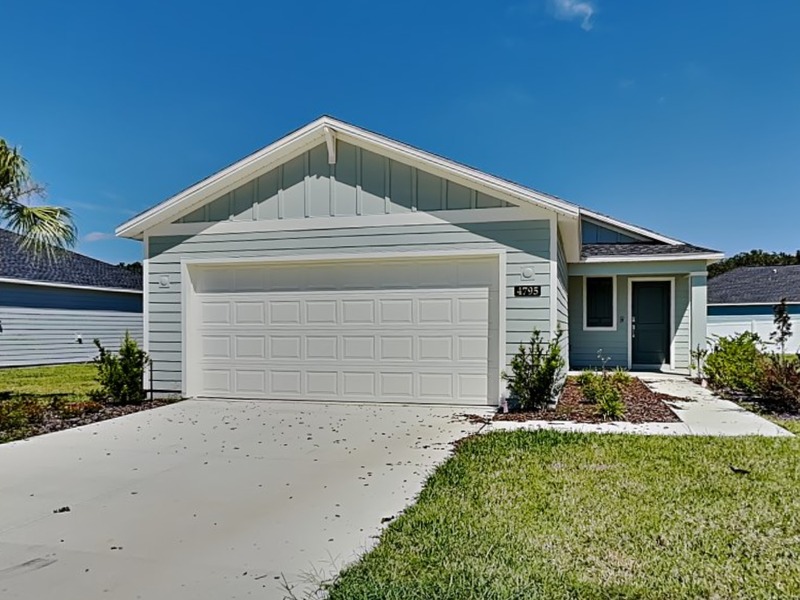 Ocala House: 4795 NW 11th St