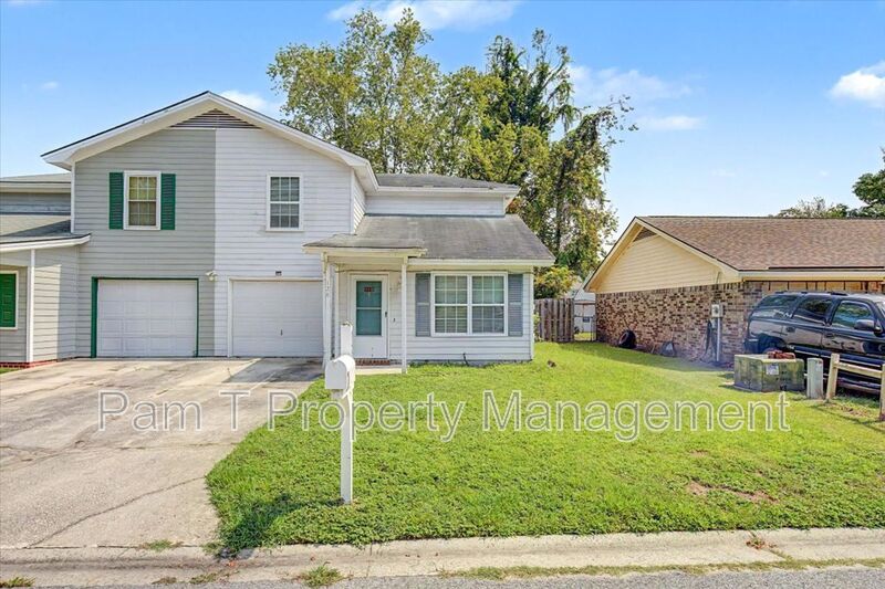 Savannah Townhome: 128 Fox Chase Road