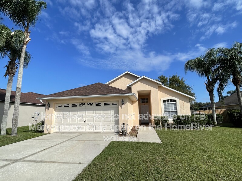 Lakeland House: 2141 Hunters Greene Dr