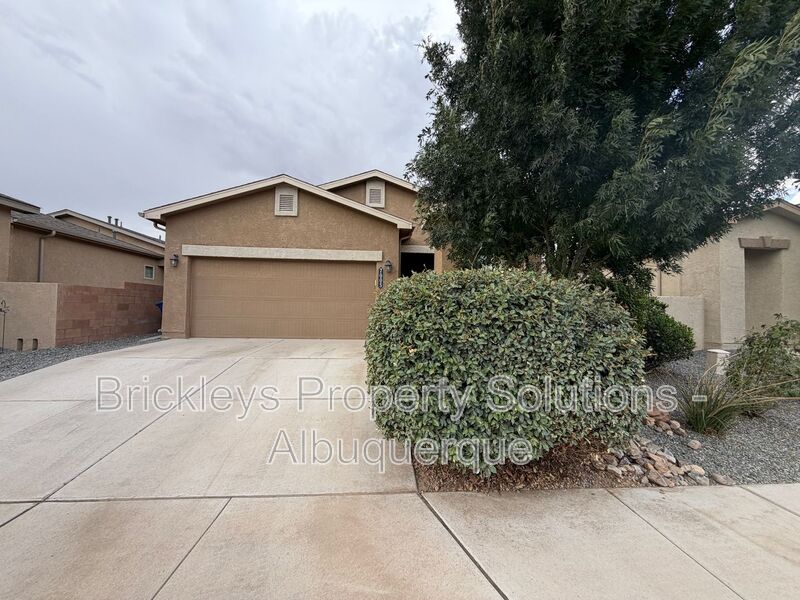 Albuquerque House: 7005 Silver Moon Rd NW