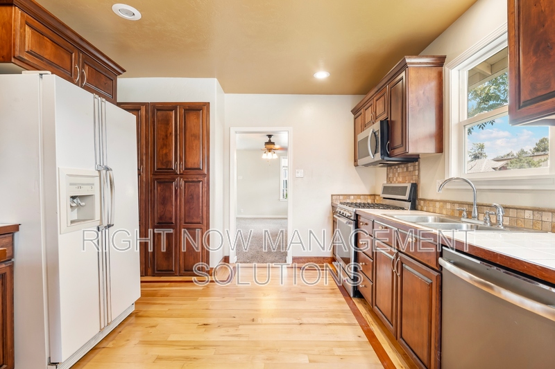 Boise House: 2903 West Madison Avenue
