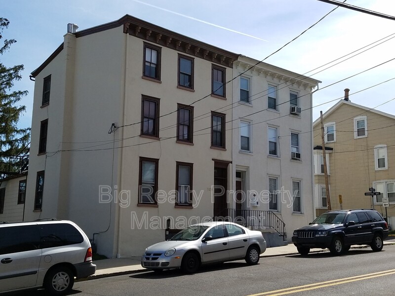 Spring City Condo: 128 New St.