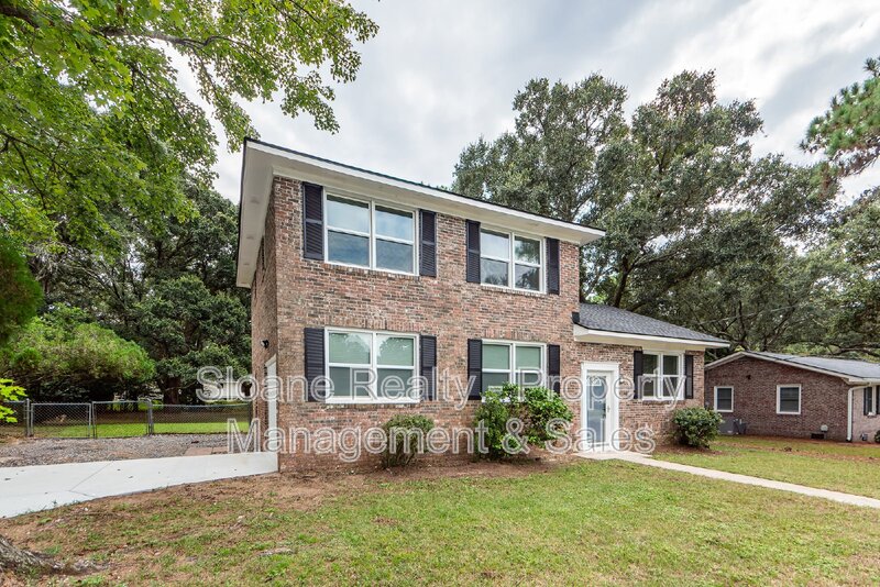 Charleston House: 717 Waterloo Street