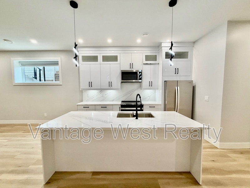 Kelowna Condo: 1667 Highland Dr N