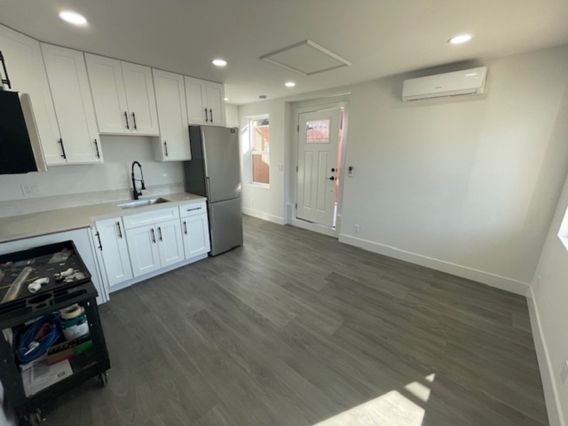 San Diego House: 2145 Calle Serena Unit B