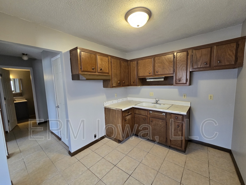 Waterloo House: 215 Baltimore St #3
