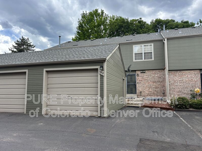 Lakewood Townhome: 3437 S Ammons Street