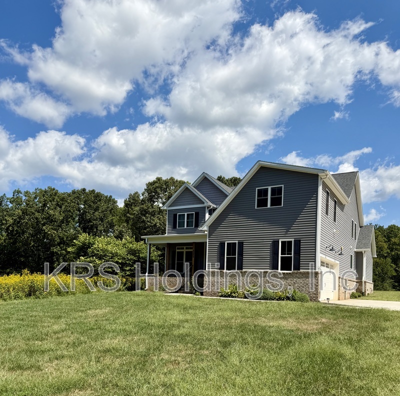 Forest House: 6559 Cottontown Rd