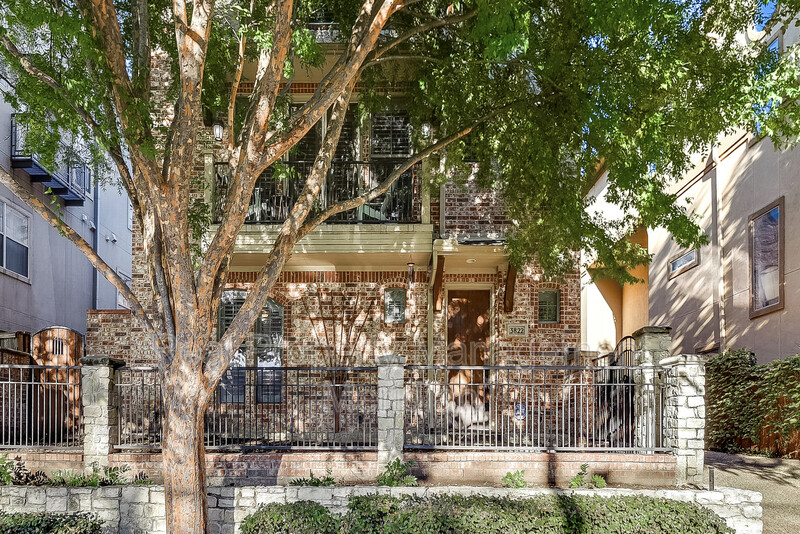 Dallas House: 3822 Brown St