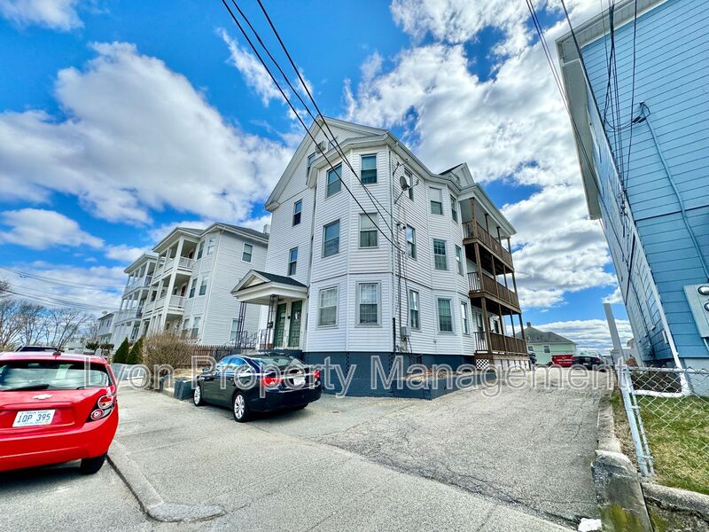 Central Falls Condo: 15 Phoenix St