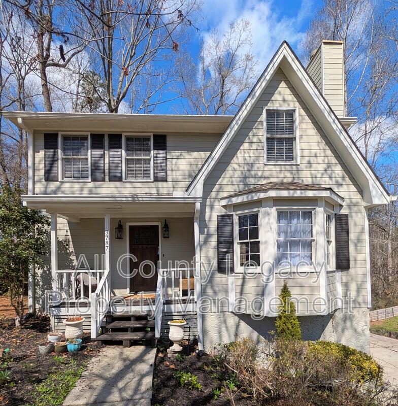 Snellville House: 3787 Etna Dr