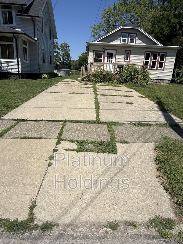Ashtabula House: 2049 East 39th Street
