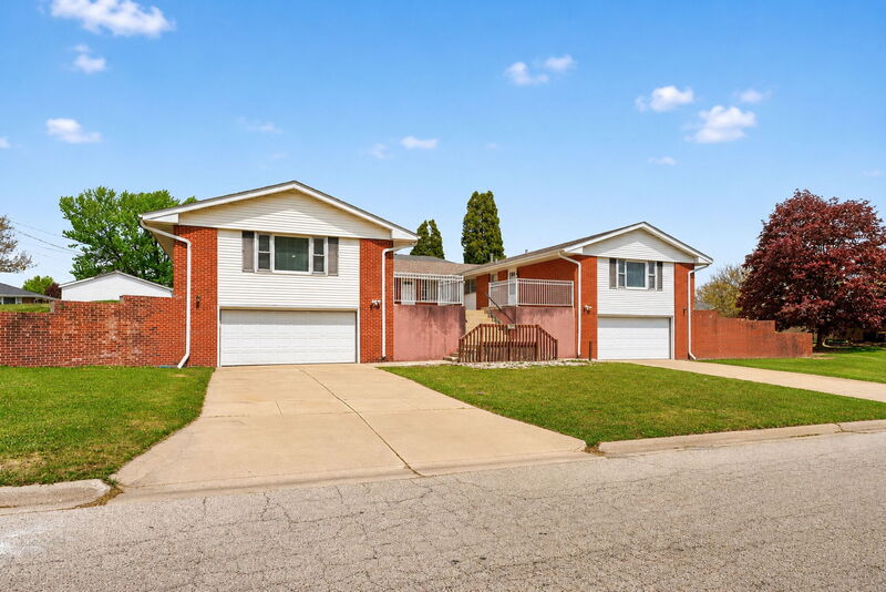 Rockford Condo: 5870 Garrett Lane - 1