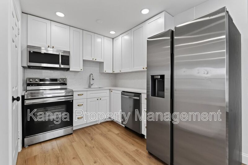 West Palm Beach House: 950 29th St