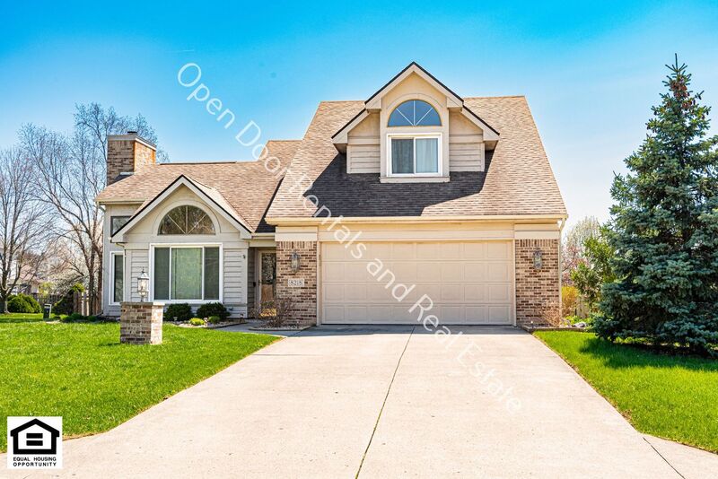 Fort Wayne House: 8218 Fountainhead Drive