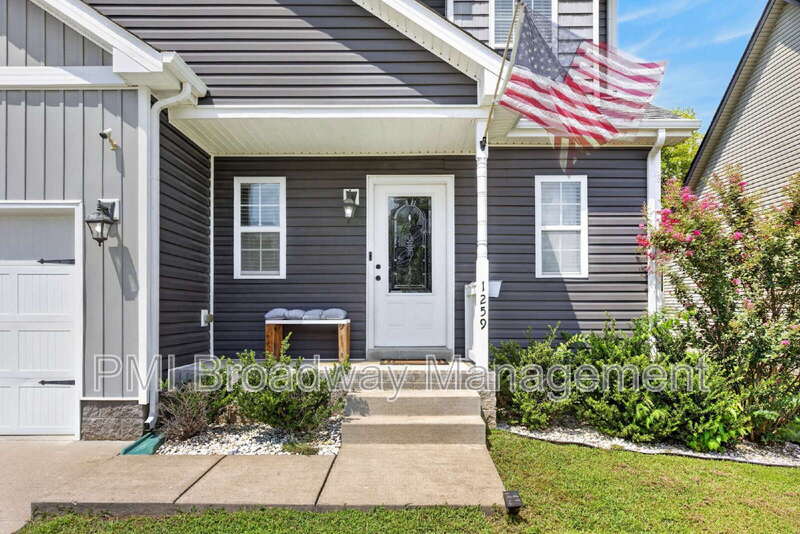 Clarksville House: 1259 Eagle's View Drive