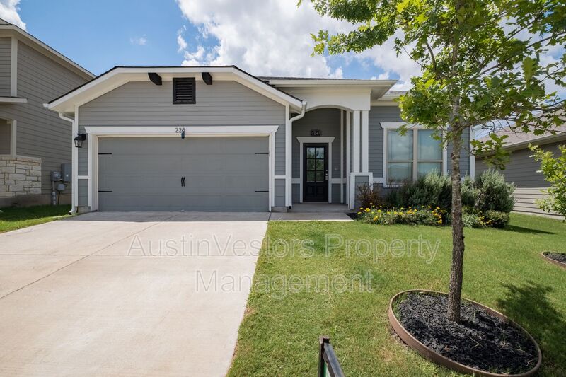 Leander House: 228 Trellis Blvd
