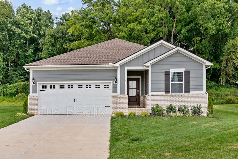 Clarksville House: 1145 Ross Farms Blvd