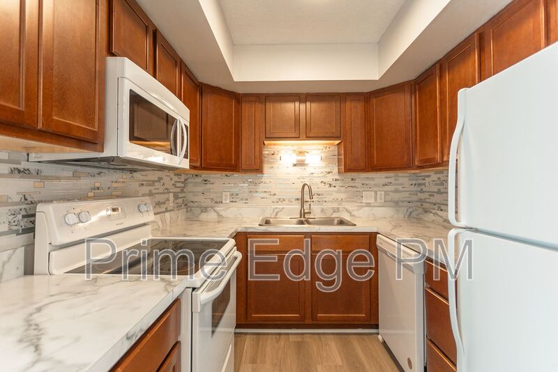 Lincoln House: 6235 Holdrege - A3