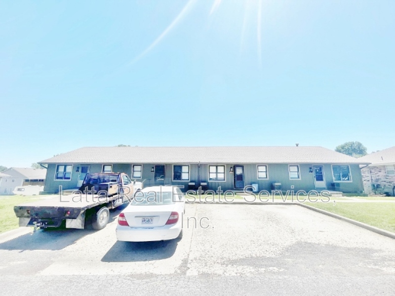 Request a Viewing for 405 W 30th St 104A Tenant Turner