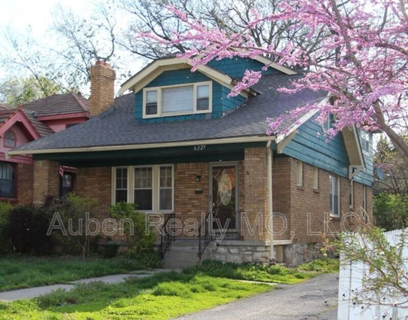 Kansas City House: 6227 Rockhill Rd