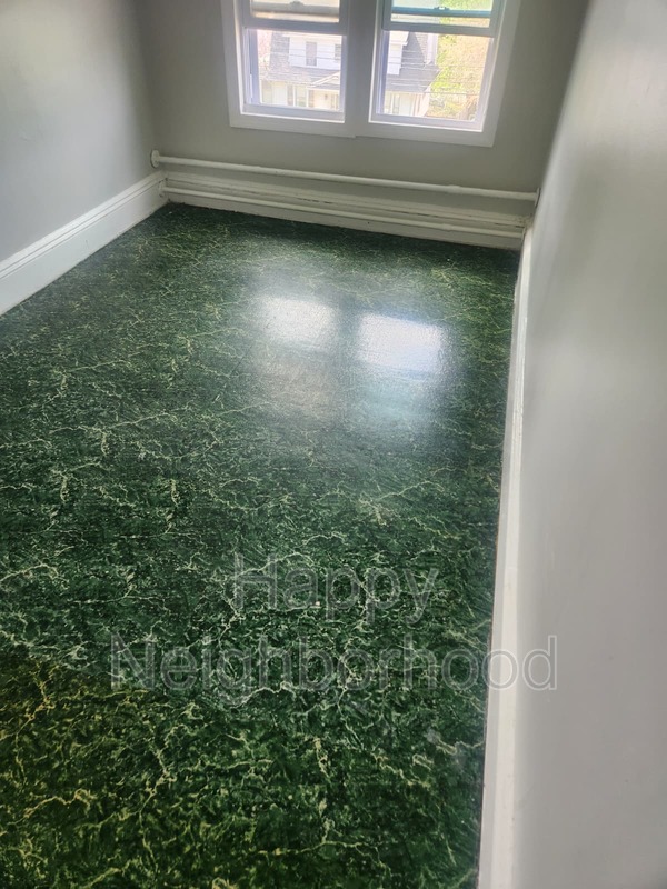 Meriden House: 130 Bradley AvenueUnit 306