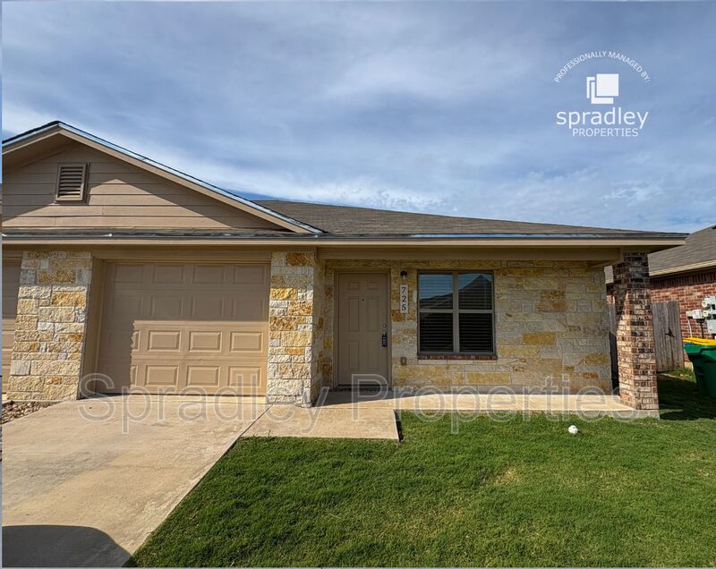 Belton Condo: 725 Laila Ln