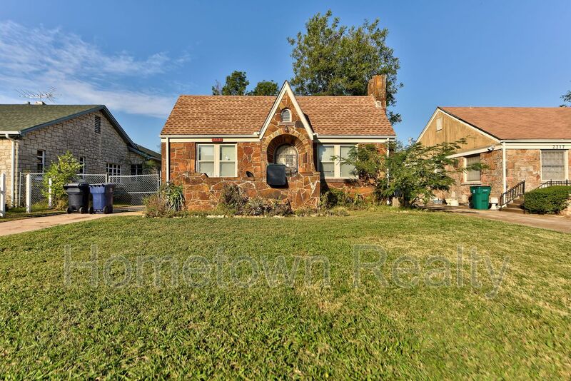 Oklahoma City House: 2213 N Hood Street