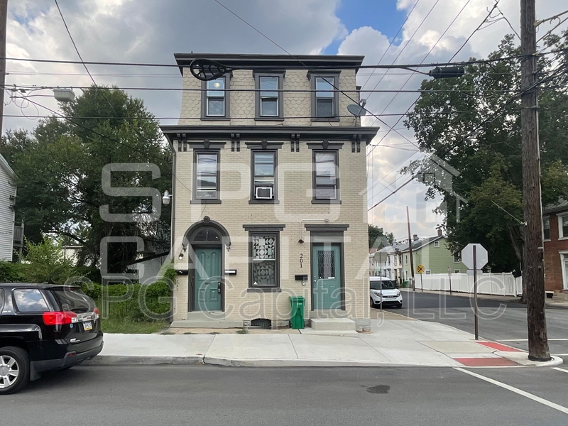 Carlisle Condo: 203 West North Street