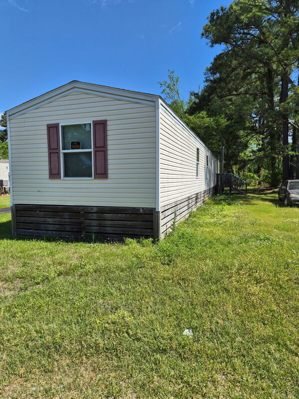 Tarboro House: 185 Lakeside Lane