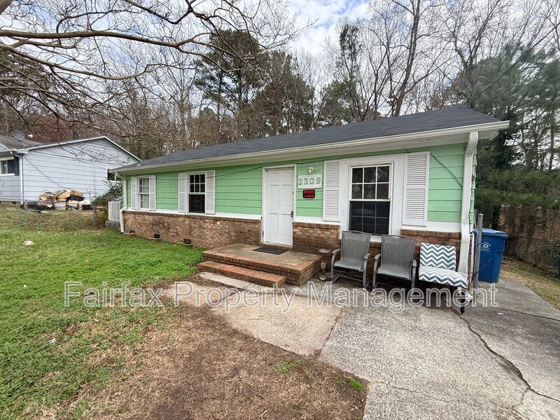 Durham House: 2309 Curtis St