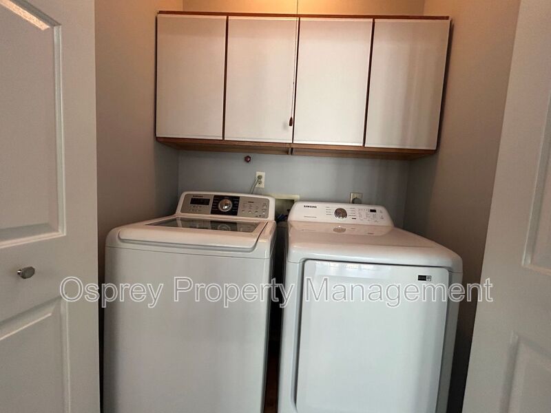 Introducing a charming 2 bedroom, 2 bathroom condo  - Photo 19