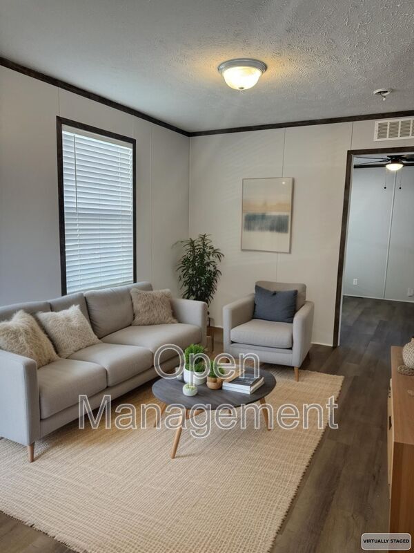 Kansas House: 8701 NE 107th P