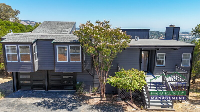 San Anselmo House: 645 Fawn Dr