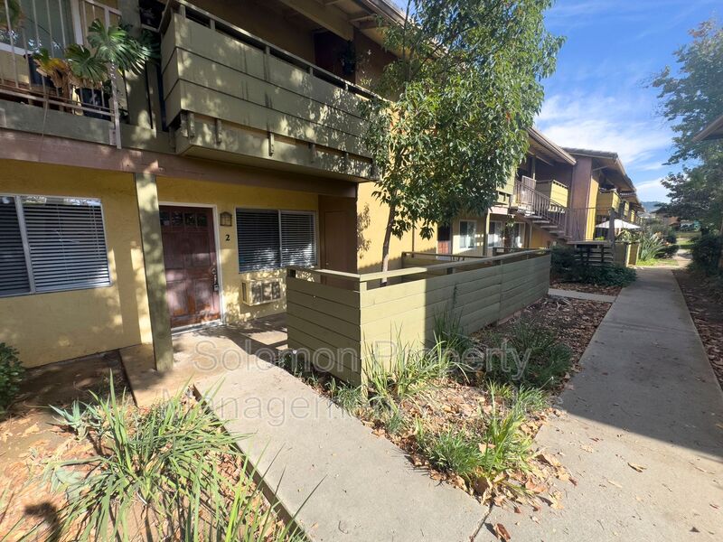 Escondido Condo: 2094 E Grand Ave