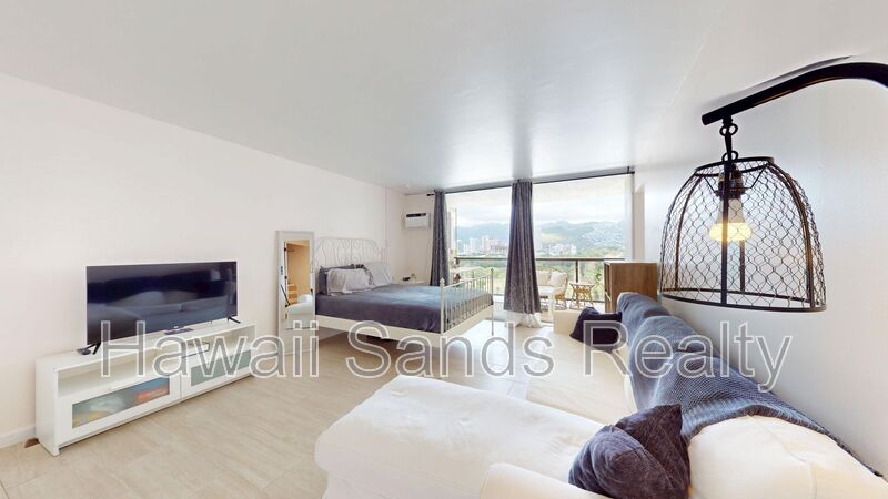 Honolulu House: 444 Nahua St