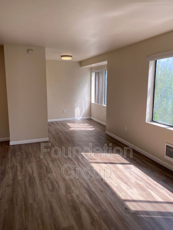 Seattle House: 400 10th Ave