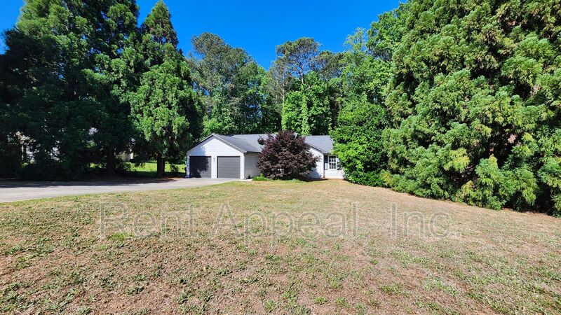 Jonesboro House: 7847 Sugarland Dr