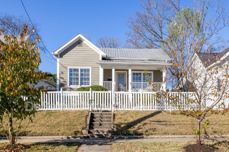 Nashville House: 508 S 12th St