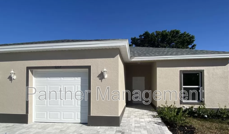 Cape Coral Condo: 3437 SW 8TH Place