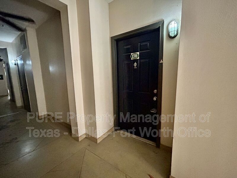 Arlington Condo: 1655 Ascension Bluff Dr.