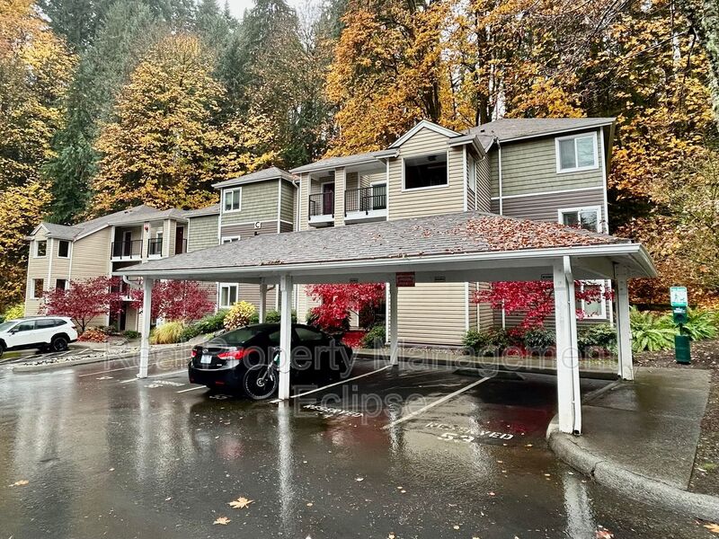 Issaquah House: 5000 NW Village Park Drive C220