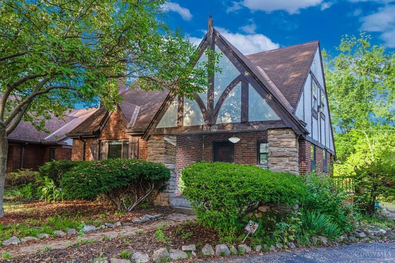 Cincinnati House: 3790 Grovedale Place