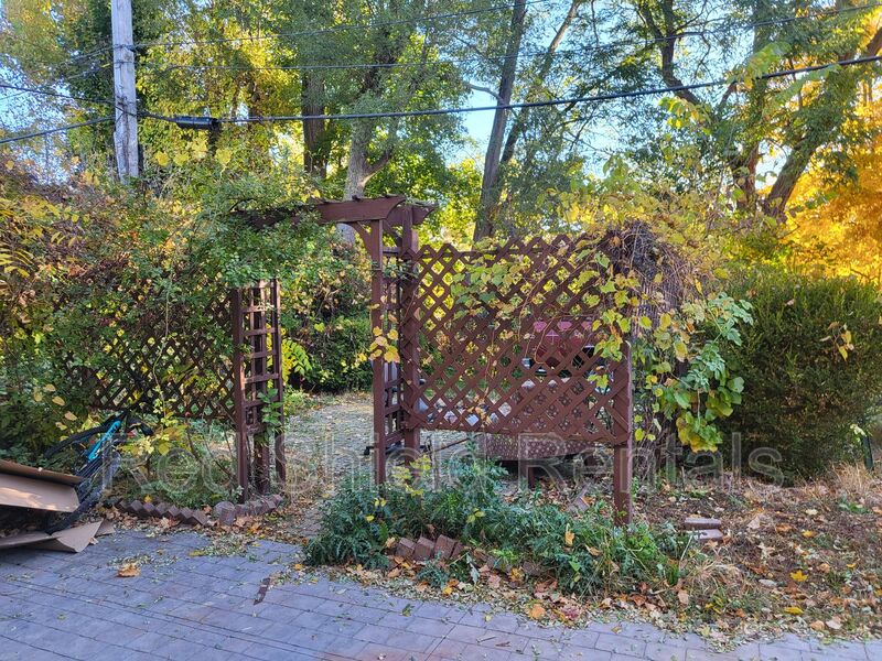 Ypsilanti Condo: 103 S. Huron