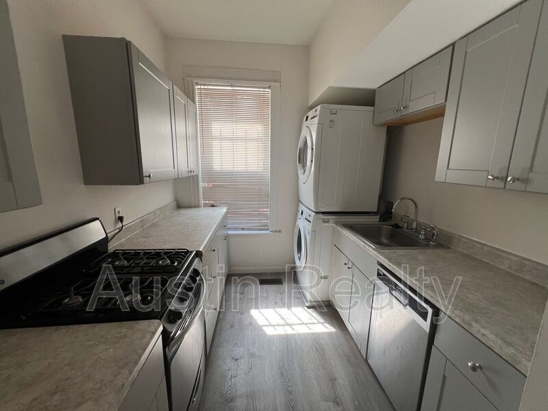 St. Louis Condo: 6041 Waterman Blvd