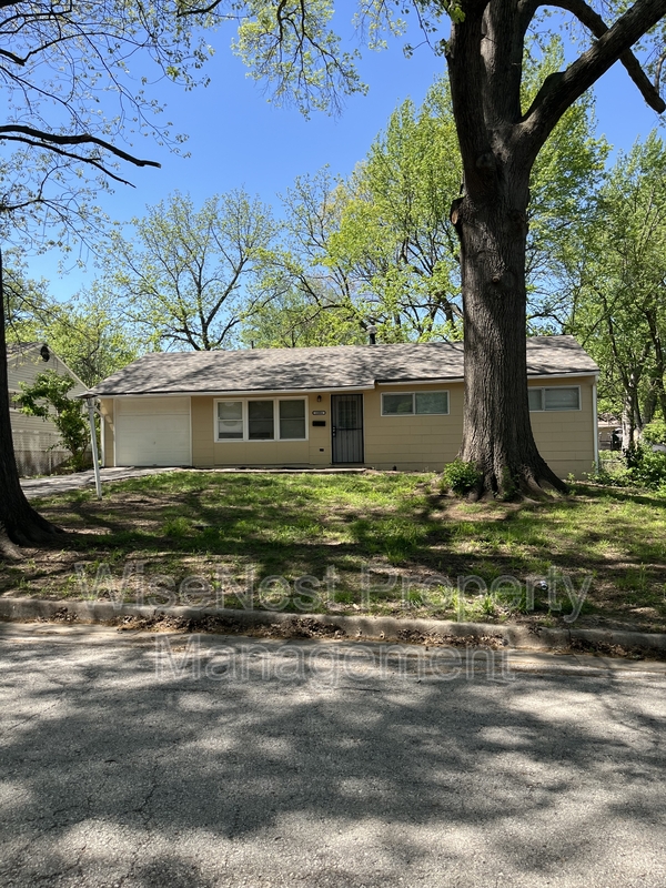 Kansas City House: 10804 Newton Avenue