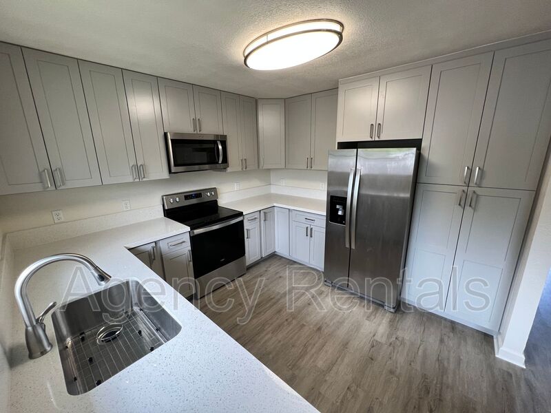 Honolulu House: 2419 Oahu Ave